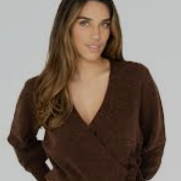 Gorgeous Lambswool Wrap Sweater - Picture 4 of 4